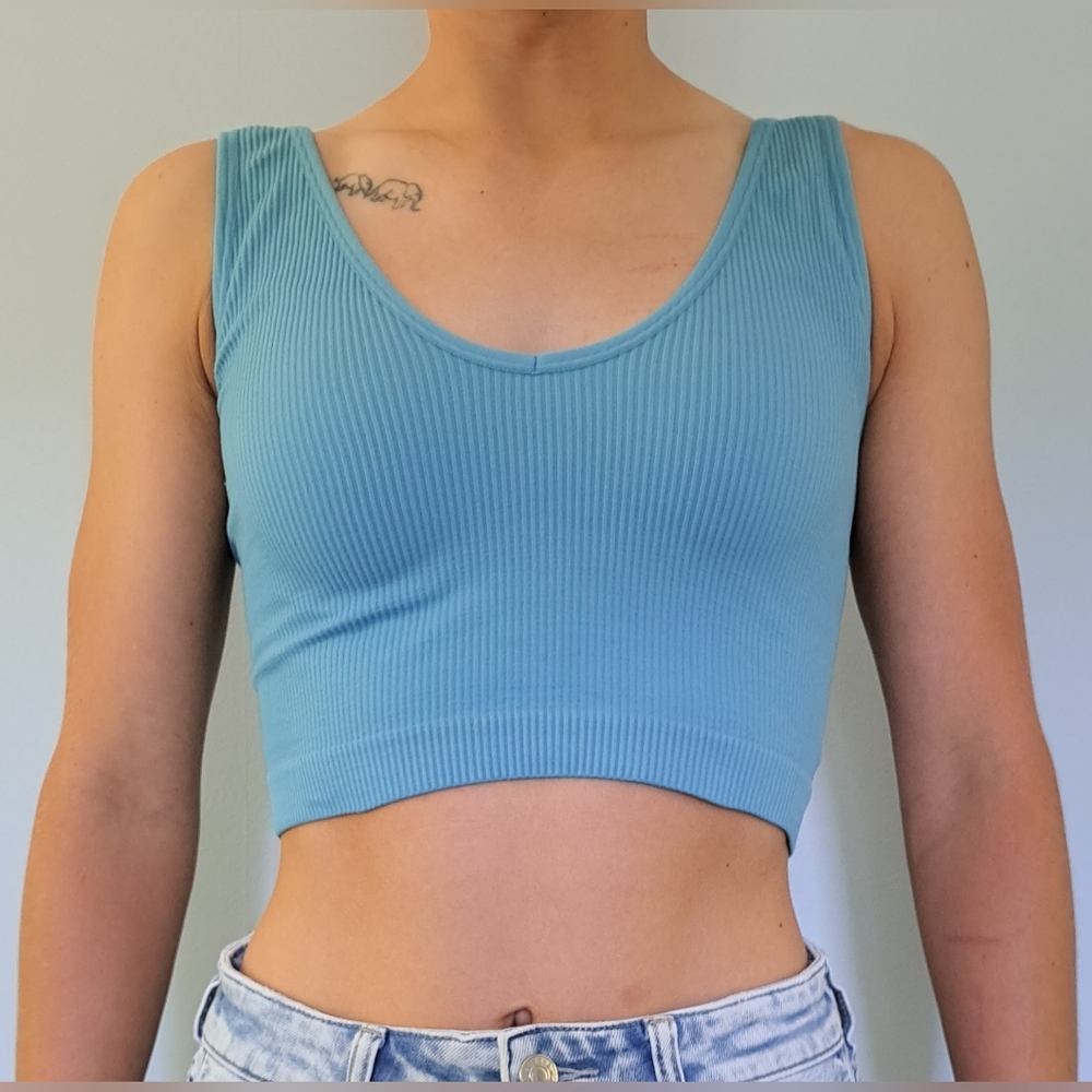 Colsie Ribbed Athletic Tank - Picture 3 of 4